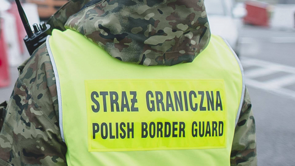 Migranci podjęli pr&oacute;bę siłowego przedarcia się do Polski