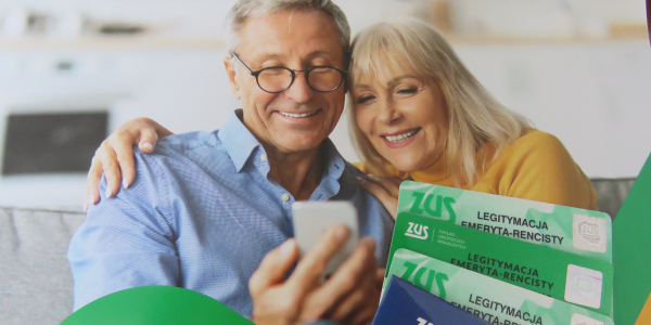 Ponad 1,1 mln senior&oacute;w korzysta już z mLegitymacji ZUS w telefonie