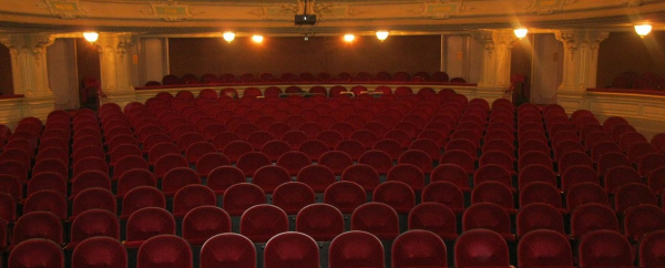 Dlaczego warto wybrać się do teatru? [Artykuł sponsorowany]