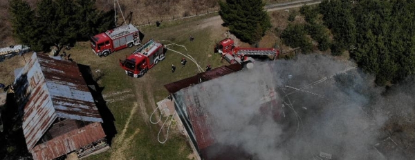 NA SYGNALE: Pożar domu koło Agrino w Sok&oacute;łce [Film, DRON]