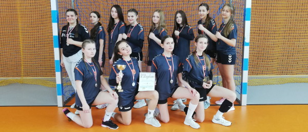 Dziewczęta z Dąbrowy Białostockiej wywalczyły drugie miejsce [Zdjęcia]