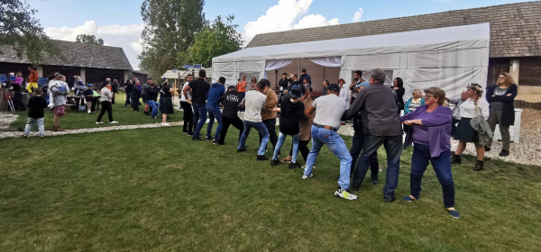 Integracja oraz zabawa do p&oacute;źnych godzin wieczornych w Sitawce [Zdjęcia]