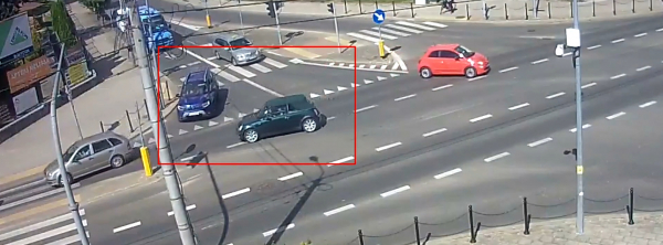 Kolejna niebezpieczna sytuacja na skrzyżowaniu przy "Unikacie" [Film]