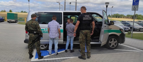 Grupa nielegalnych migrant&oacute;w zatrzymana na granicy polsko-białoruskiej