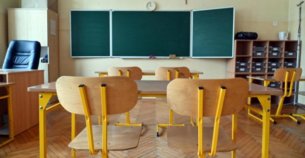 Czarnek: uczniowie klas V-VIII podstaw&oacute;wek i szk&oacute;ł średnich od czwartku na nauczaniu zdalnym