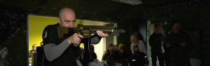 W Zespole Szkół w Dąbrowie Białostockiej otworzono profesjonalną wirtualną strzelnicę [Film]