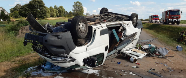 Wypadek ze skutkiem śmiertelnym na drodze wojewódzkiej Nr 673 w okolicach miejscowości Poganica, gm. Sidra. [Zdjęcia]