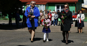 Delegacje kwiatowe złożyły wiązanki pod pomnikiem „Zginęli za Polskę” w Lipsku [Film i Zdjęcia]