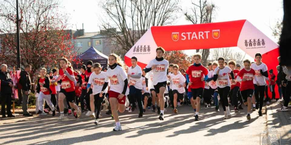 Biegiem rozpoczęli celebrowanie Święta Niepodległości