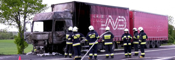 NA SYGNALE: Pożar ciężarówki w miejscowości Skindzierz [Film]
