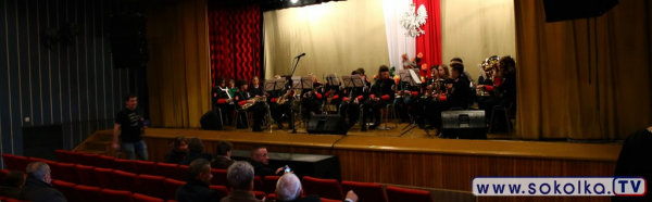 Młodzieżowa orkiestra dęta z Dąbrowy Białostockiej, uczciła Święto Niepodległości [Film i Zdjęcia]