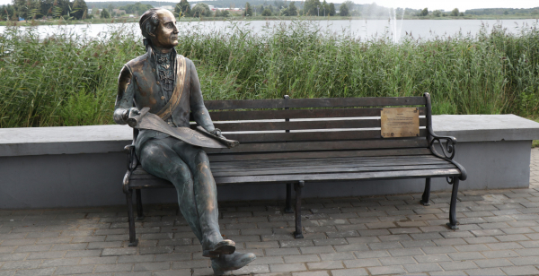 Ławka Antoniego Tyzenhauza stanęła nad zalewem w Sok&oacute;łce [Zdjęcia, Film]