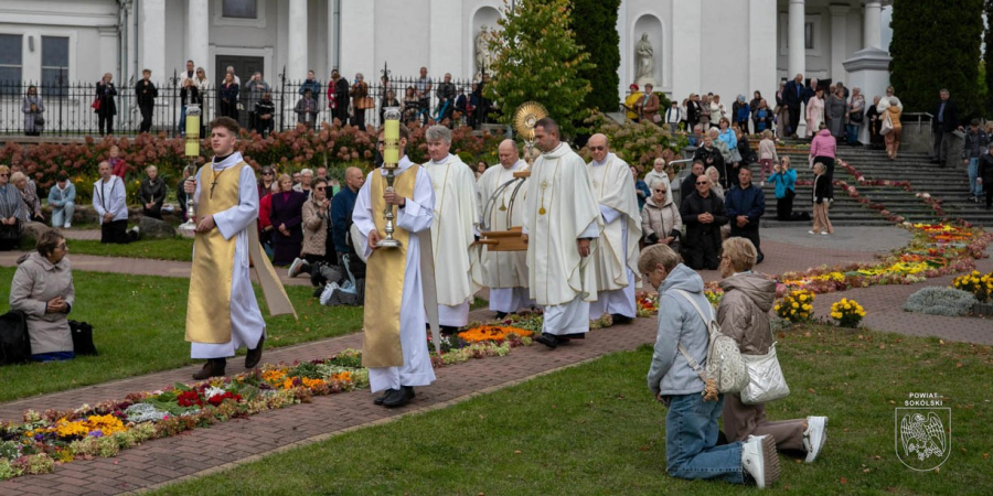 „Panie, przywróć nam wiarę” – wyjątkowa modlitwa pod gołym niebem w 18. rocznicę Cudu Eucharystycznego w Sokółce.