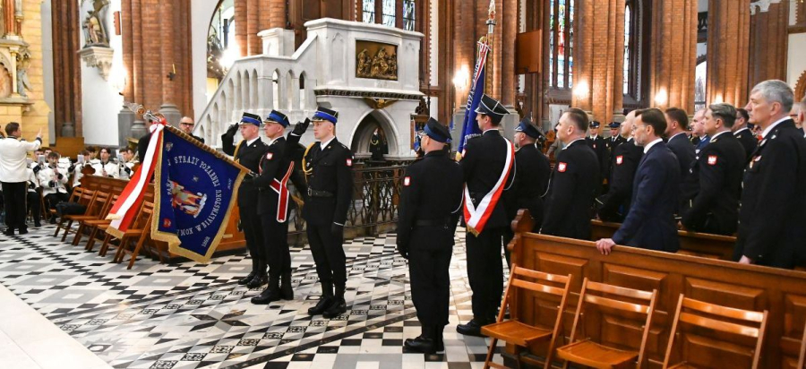 Strażacy z Podlasia świętowali Dzień Strażaka w archikatedrze