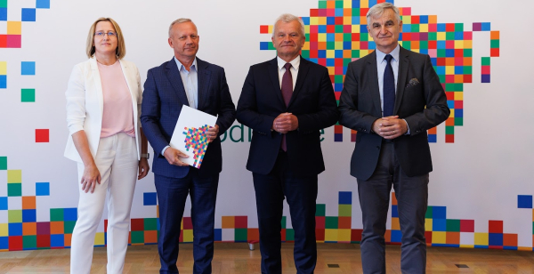 Samorząd województwa wspiera seniorów w regionie