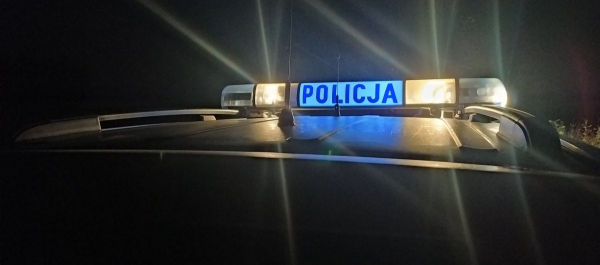 28-latek ukradł kluczyki od skody, a następnie uszkodził samoch&oacute;d osobowy i drzwi wejściowe do mieszkania