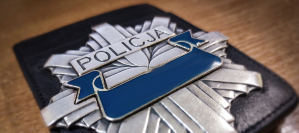 Ponad 200 zarzut&oacute;w dla internetowej oszustki