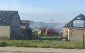 NA SYGNALE: Pożar stodoły na ulicy 3 Maja w Dąbrowie Białostockiej