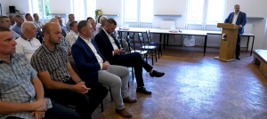 Dąbrowa Białostocka: Mieszkańcy spotkali się z Eurodeputowanym Karolem Karskim [Film]