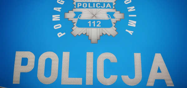 Policjanci ugasili pożar domu