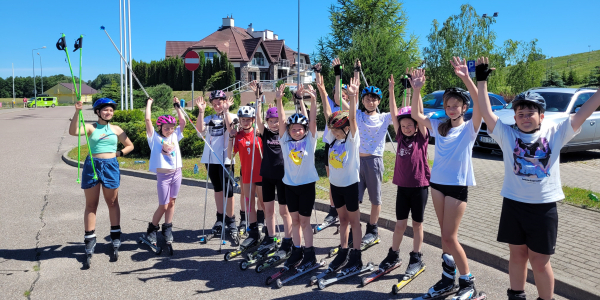 Letni ob&oacute;z sportowy za nimi.