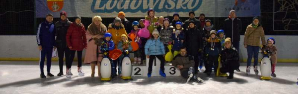 Najmłodsi mieszkańcy Sok&oacute;łki rywalizowali na lodzie! [Zdjęcia]