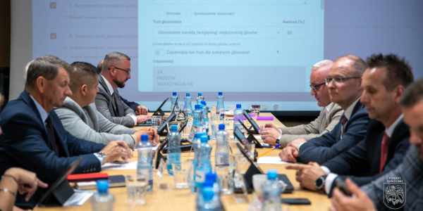 &bdquo;Każdą wieś chcemy połączyć asfaltem&rdquo;