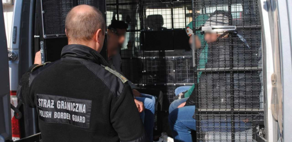 Z narkotykami po nielegalnych migrant&oacute;w