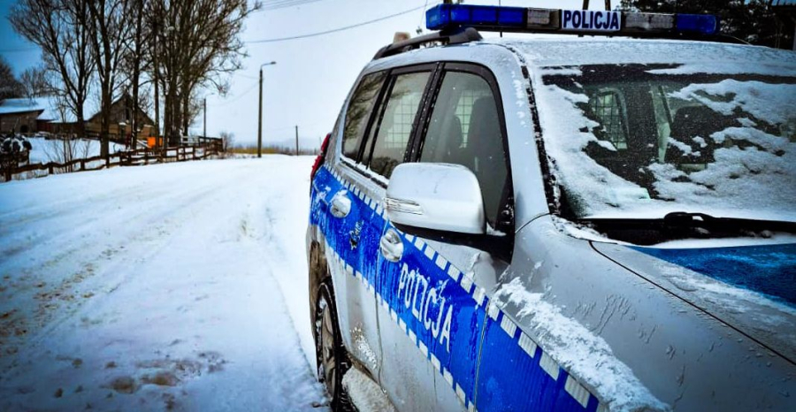 Ślady na śniegu zdradziły poszukiwanego. 25-latek w rękach mundurowych