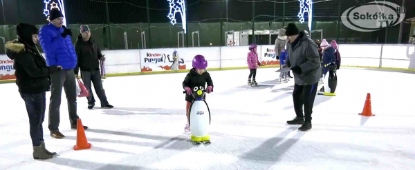 Dziecięce zawody na sokólskim lodowisku [Film]