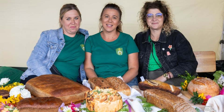 Chleb, który łączy pokolenia. Święto Wiejskiego Chleba w Wierzchlesiu.
