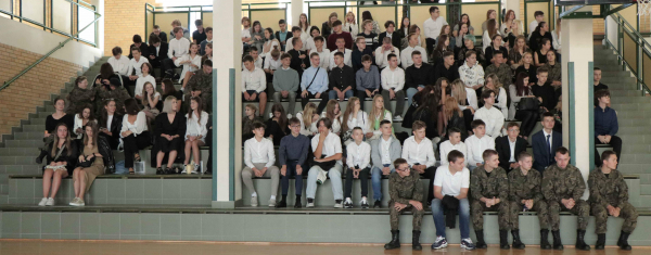 Uczniowie sok&oacute;lskiego liceum po wakacjach wr&oacute;cili do szkoły [Film,Zdjęcia]