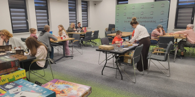Planszówki łączą pokolenia – marcowy wieczór gier w sokólskiej bibliotece