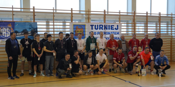 8 drużyn rywalizowało o Puchar W&oacute;jta Gminy.