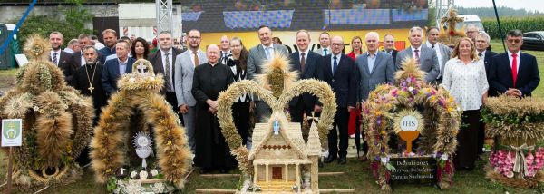 Dziękowali tym, którzy swoją ciężką pracą i wysiłkiem rąk sprawili, że mamy chleb na stołach