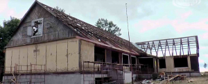 Trwają prace nad nowym obliczem starej szkoły w Kizielanach [Film]