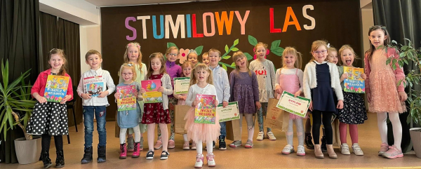 Gminny przegląd tw&oacute;rczości dziecięcej i młodzieżowej w Korycinie [Zdjęcia]