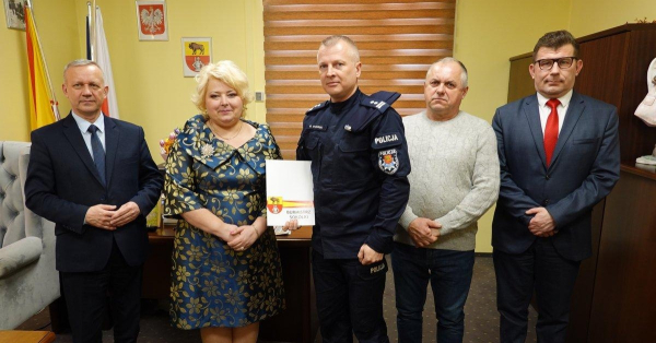 Burmistrz Sokółki Przekazała 20 Tysięcy Złotych dla Komendy Powiatowej Policji [Zdjęcia]