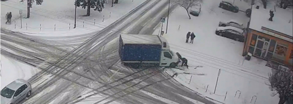 Niebezpieczna sytuacja przy starostwie w Sok&oacute;łce [Film]