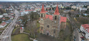 Rozpoczęto prace remontowe elewacji kościoła w Dąbrowie Białostockiej [Film]