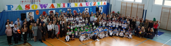 Ślubowanie pierwszak&oacute;w [Zdjęcia]