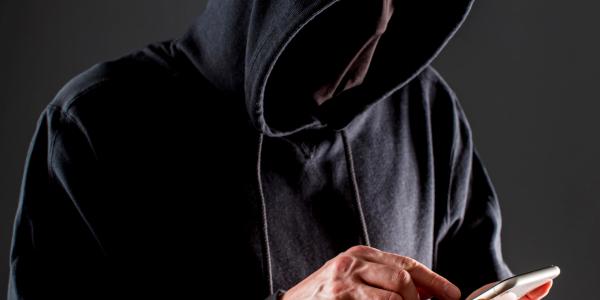 Uwaga na oszust&oacute;w podszywających się pod pracownik&oacute;w ZUS