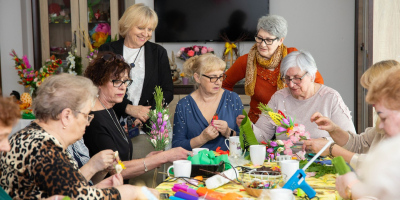 Palmy pełne serca. Seniorzy z Sokółki tworzą wielkanocne rękodzieło