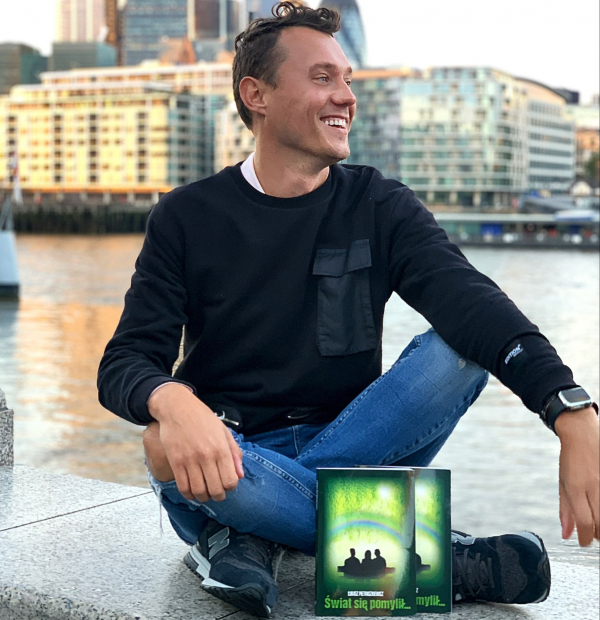 Spotkanie autorskie i promocja książki pt. "Świat się pomylił" Łukasza Pietraszkiewicza