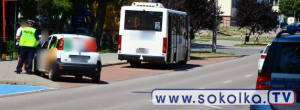 NA SYGNALE: Fiat zderzył się z autobusem [Zdjęcia]