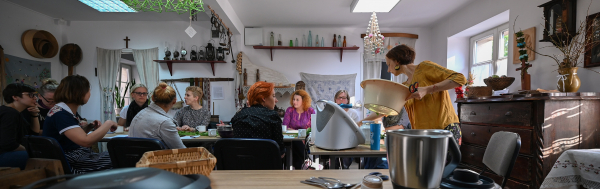 Warsztaty tworzenia soli ziołowych w sok&oacute;lskim muzeum [Zdjęcia]