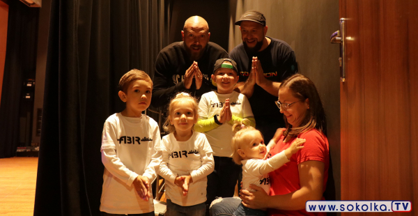 Koncert Jakuba Jackiewicza Abir w kinie sok&oacute;ł [Zdjęcia]