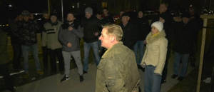 Około 40 osób protestowało pod Komisariatem Policji w Dąbrowie Białostockiej [Film]
