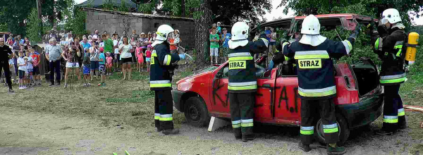 Wypadek w Wojnowcach. Kierowca został uratowany [Film]