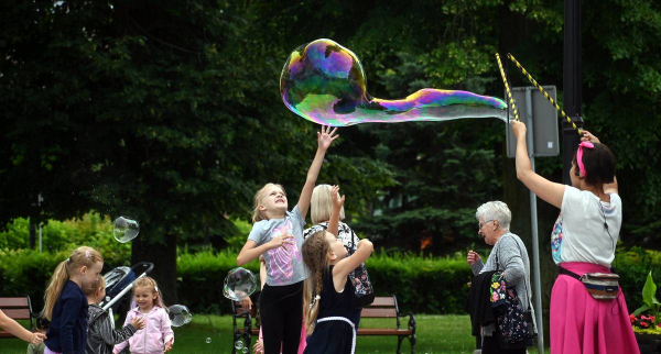 Dzisiaj przed kinem "Sok&oacute;ł" na dzieci czeka mn&oacute;stwo atrakcji